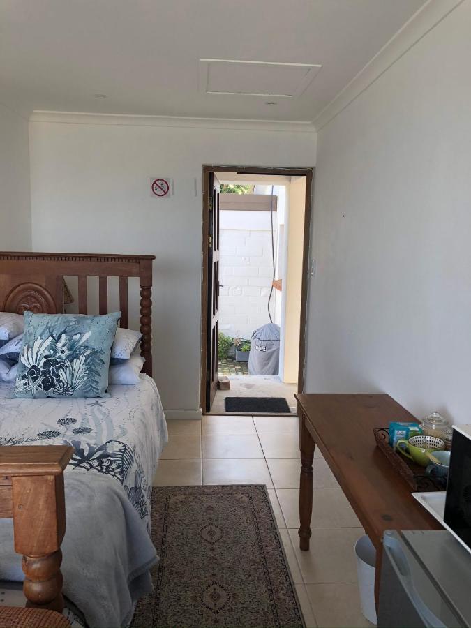 Ollava Guesthouse Simonʼs Town Exteriér fotografie
